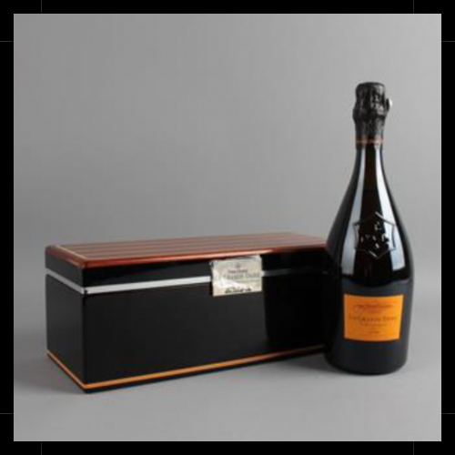 Бокс-сет Riva x Veuve Clicquot La Grande Dame 1998 года