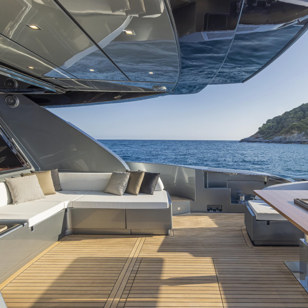 M/Y Riva 76 - 24m - 3 Cabins - 10 Guests