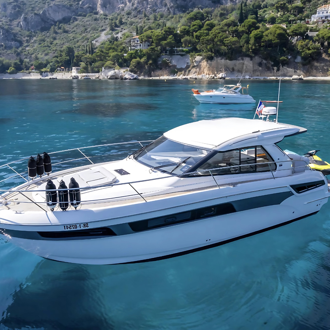 M/Y BAVARIA 40 - 12 m - 2 Cabins - 10 Guests