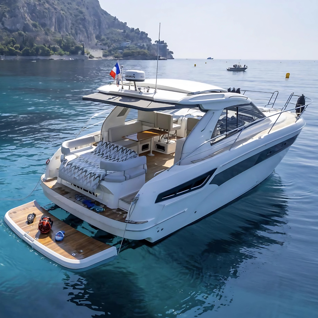 M/Y BAVARIA 40 - 12 m - 2 Cabins - 10 Guests