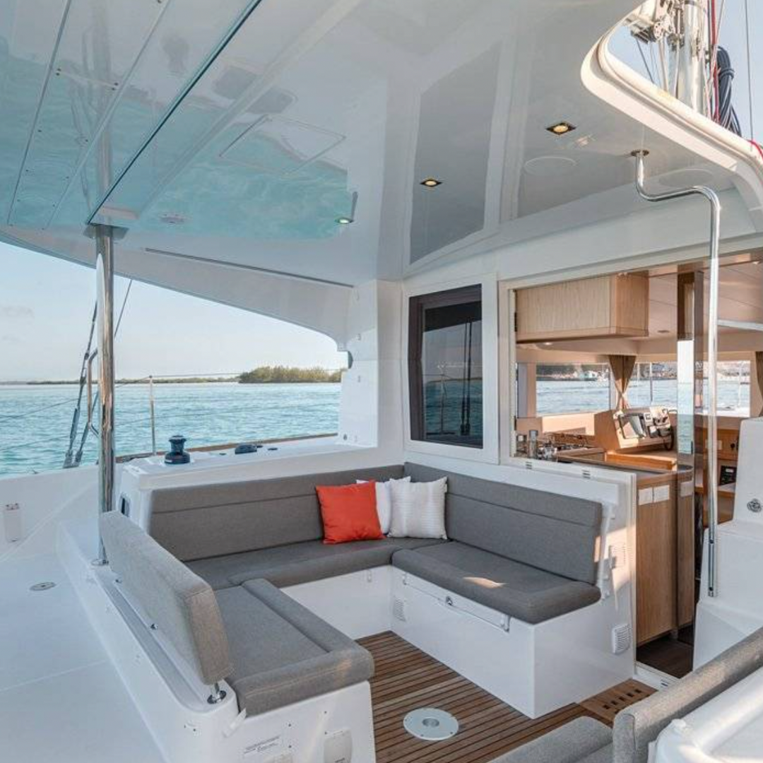 Catamaran Lagoon 39 - 12 m - 17 Guests