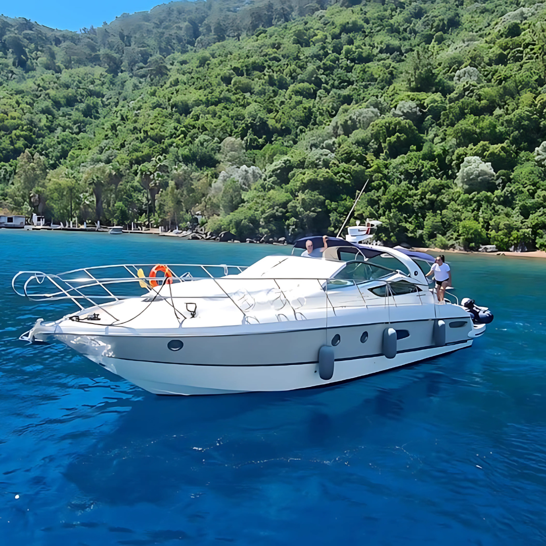 M/Y CRANCHI 43 - 14 m - 1 Cabin - 10 Guests
