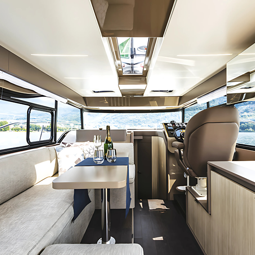 M/Y CRANCHI T36 - 12 m - 1 Cabin - 9 Guests