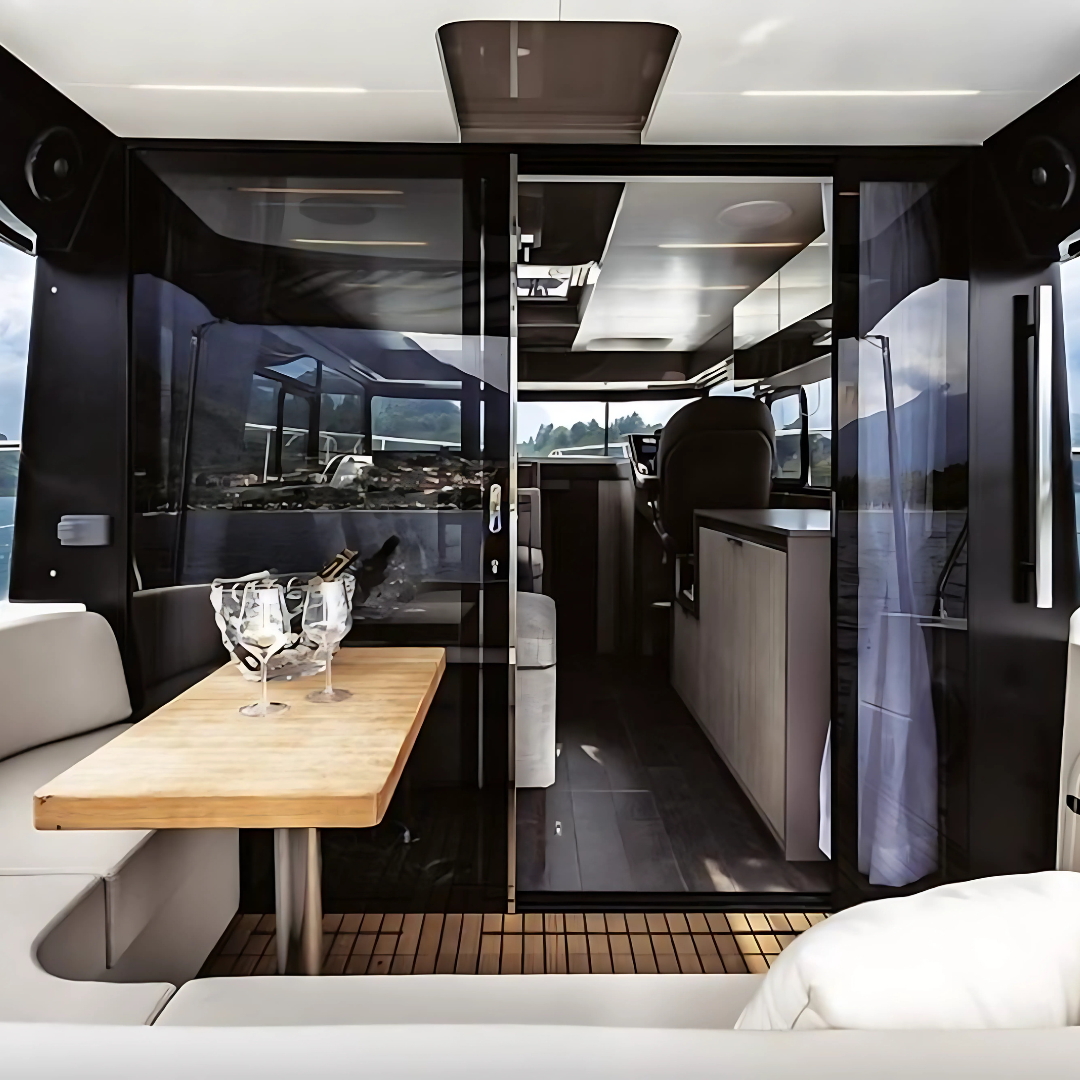 M/Y CRANCHI T36 - 12 m - 1 Cabin - 9 Guests