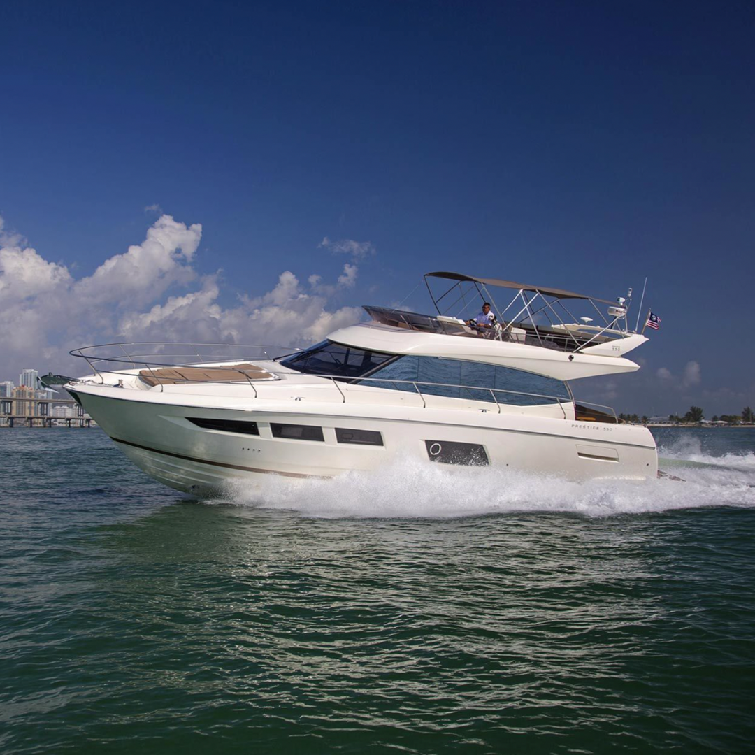 M/Y Prestige 550 FLY - 18 m - 3 Cabins - 12 Guests