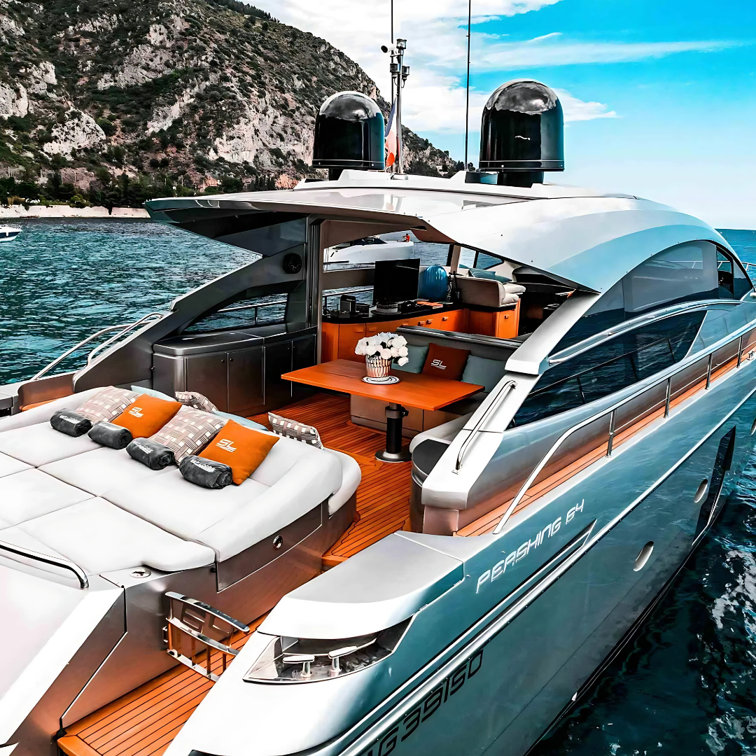 M/Y Pershing 64 - 19,5 m - 12 Guests - 3 Cabins - 2 Crews