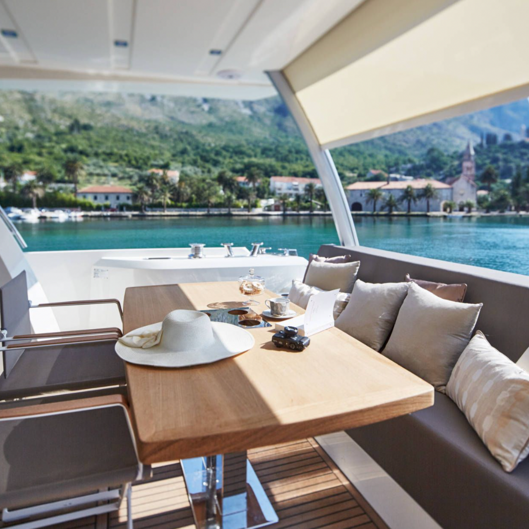 M/Y Prestige 680 - 21 m - 12 Guests
