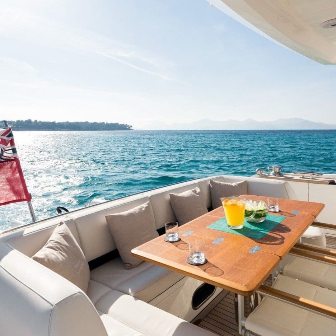 M/Y Princess V64 FLY - 20 m - 10 Guests