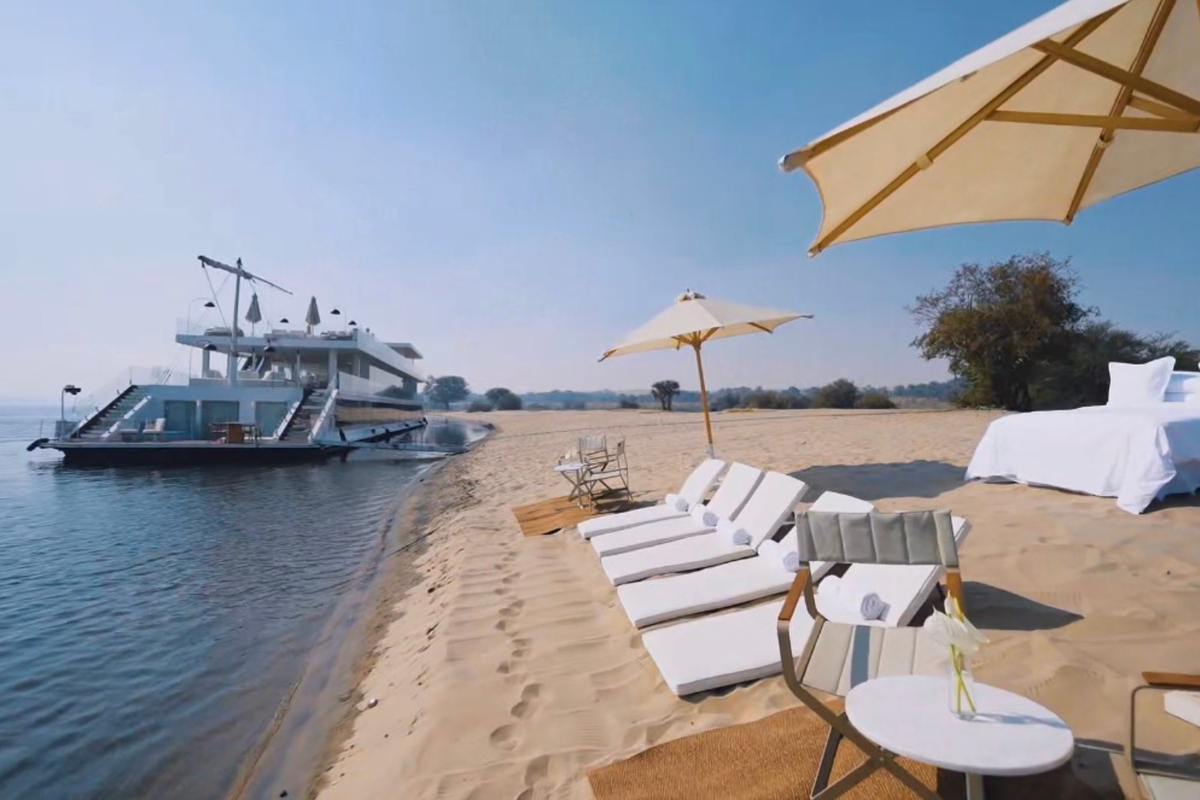 ARAX YACHT 60m Private Nile Cruise - 18 Guests - 9 Cabins - 24 Crews - 5 Nights