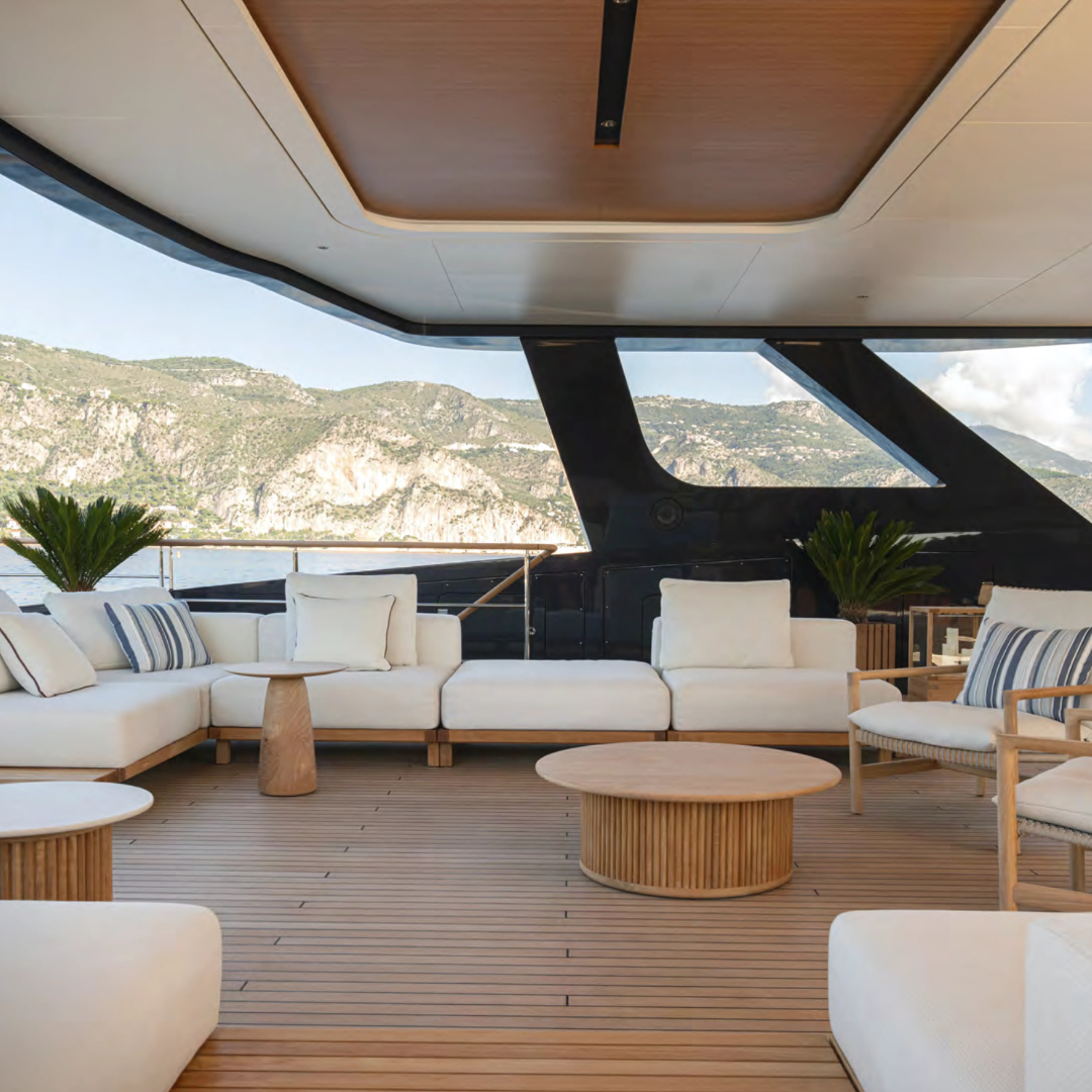 M/Y SEAWOLF X - 42,83 m - 12 Guests - 5 Cabins - 9 Crews